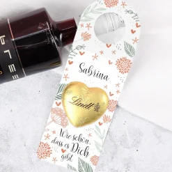Flaschenanhänger mit Lindt Schokoladenherz personalisiert mit Name in 2 Größen | Wie schön, dass es dich gibt