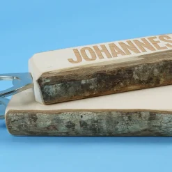 Flaschenöffner aus Naturholz mit Name personalisiert