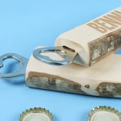 Flaschenöffner aus Naturholz mit Name personalisiert