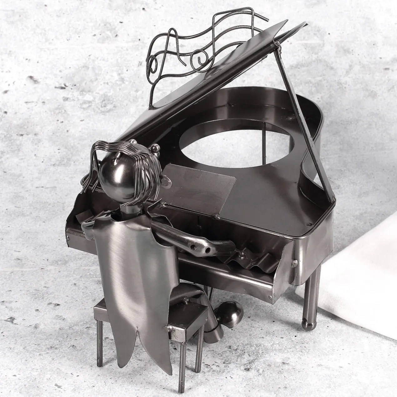 Flaschenhalter aus Metall - Klavier mit Spieler