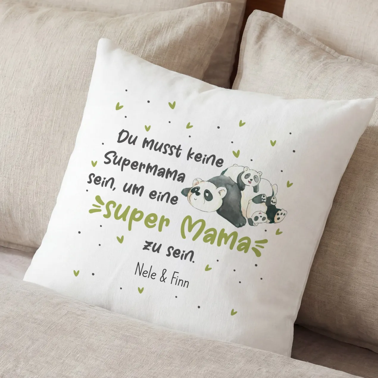 Flauschiges Kissen 'Super Mama' mit Panda Motiv & Wunschtext | Kuschelkissen als Muttertagsgeschenk