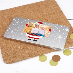 Foto Geschenkverpackung mit knuffigen Weihnachtsmann-Motiv