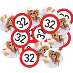 Fotokonfetti zum Geburtstag mit Verkehrszeichen und Ihrem Lieblingsbild