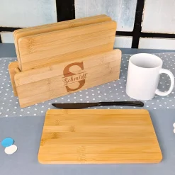 Frühstücksbrettchen-Set aus Bambus mit Ständer | Personalisiert mit Initiale und Name