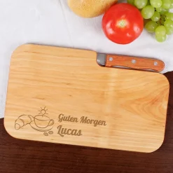 Frühstücksbrett mit Messer und Gravur