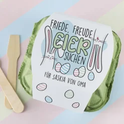 Friede, Freude, Eier suchen - gefüllte Schokoeier im personalisierten Eierkarton | 4 Löffeleier