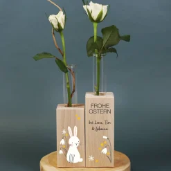 Frohe Ostern - Holzvase mit Reagenzgläschen und persönlichen Aufdruck