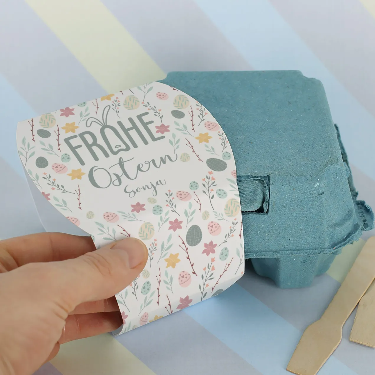 "Frohe Ostern" Schokoeier mit Wunschname & buntem Oster-Motiv | 4 Löffeleier