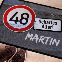 Fußabtreter - Achtung - mit Name und Alter