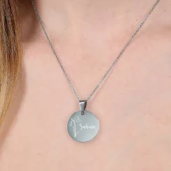 Geburtsblumen-Halskette mit Name graviert in weihnachtlicher Geschenkbox