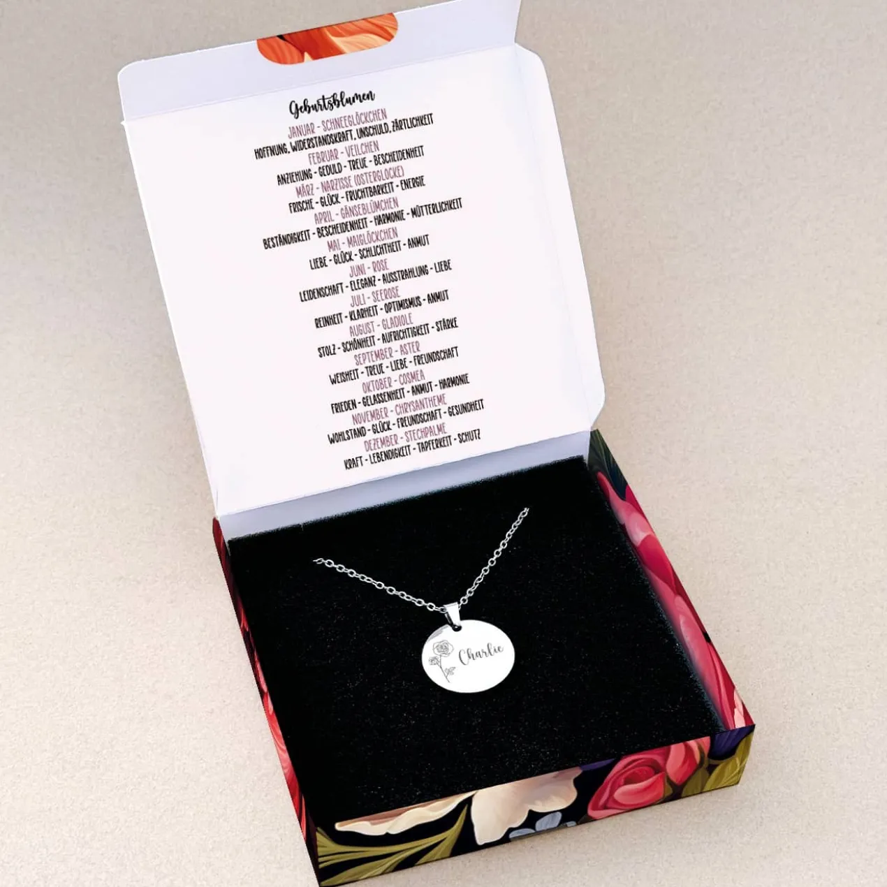 Geburtsblumen-Halskette mit Name in persönlicher Geschenkbox