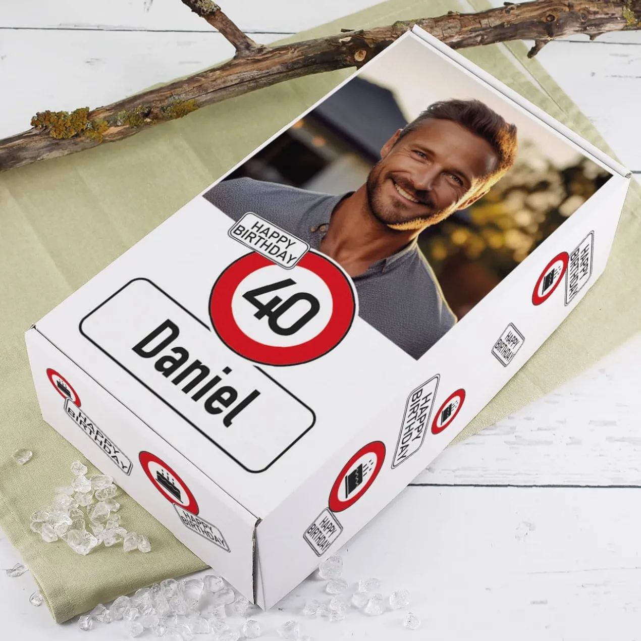 Geburtstags-Geschenkbox mit Verkehrszeichen, Foto, Alter & Name