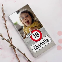 Geburtstags-Schokolade mit Verkehrszeichen, Foto, Alter & Name