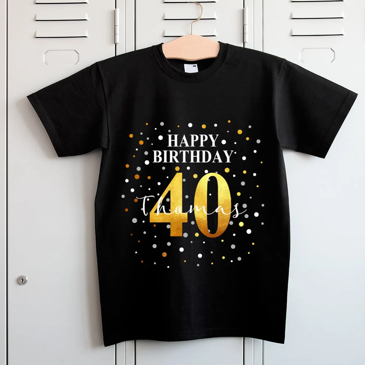Geburtstags T-Shirt mit Konfetti-Design - personalisiert mit Name & Jahreszahl | Herren | Schwarz