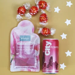 Gefüllte Glasdose als Geschenkset für Frauen - mit persönlichem Anhänger
