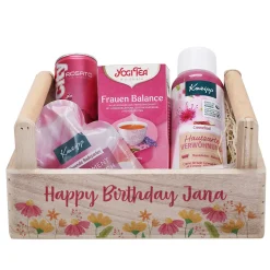 Gefüllter Geschenkkorb mit Blumenmotiv und Wellnessinhalt - persönlich bedruckt