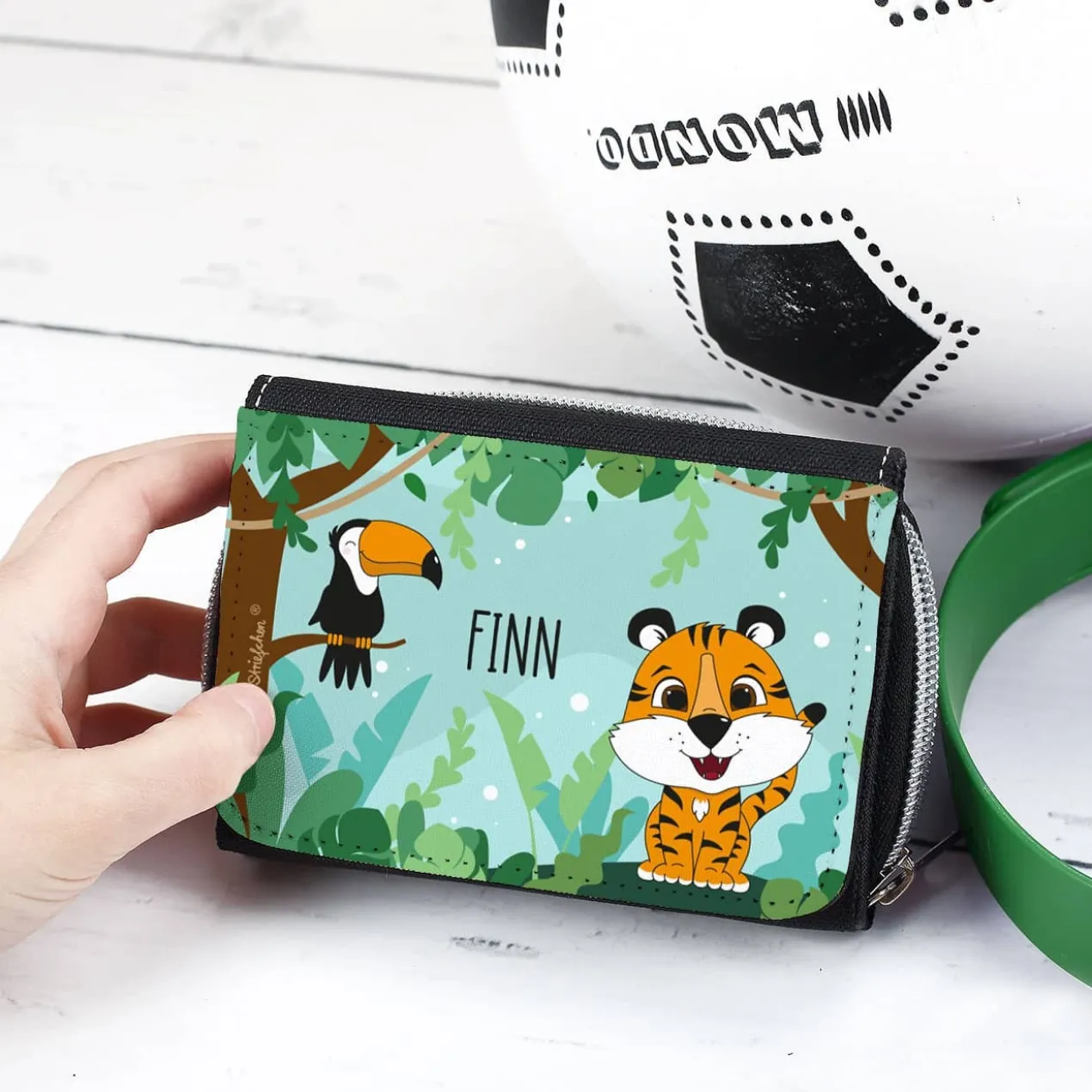 Geldbörse mit Tigermotiv, Tucan und Ihrem Wunschnamen bedruckt