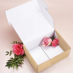 Geschenkbox 'Danke' mittelgroß | Floraler Kraftpapier-Look, rundum bedruckt | 21×8×15 cm