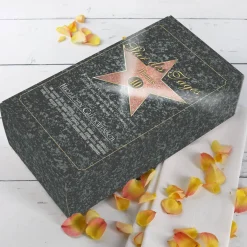 Geschenkbox zum Geburtstag für den Star des Tages