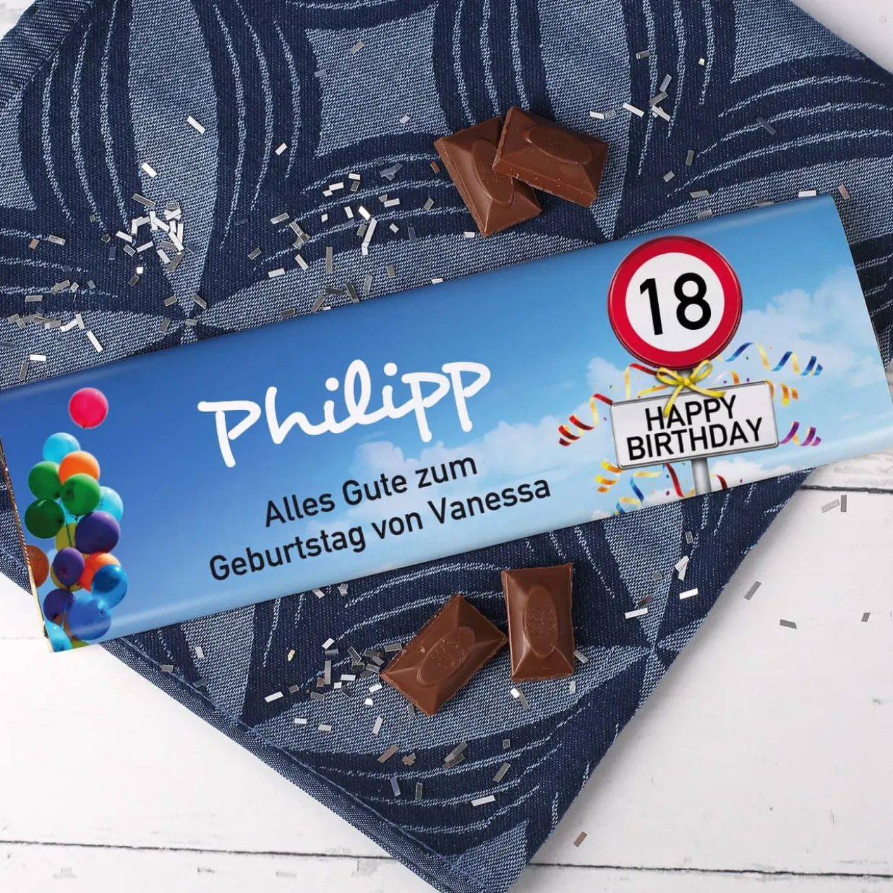 Geschenkbox zum 18. Geburtstag mit Verkehrszeichenmotiv