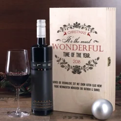 Geschenkholzbox zu Weihnachten mit Weinglas und Bree Weinflasche