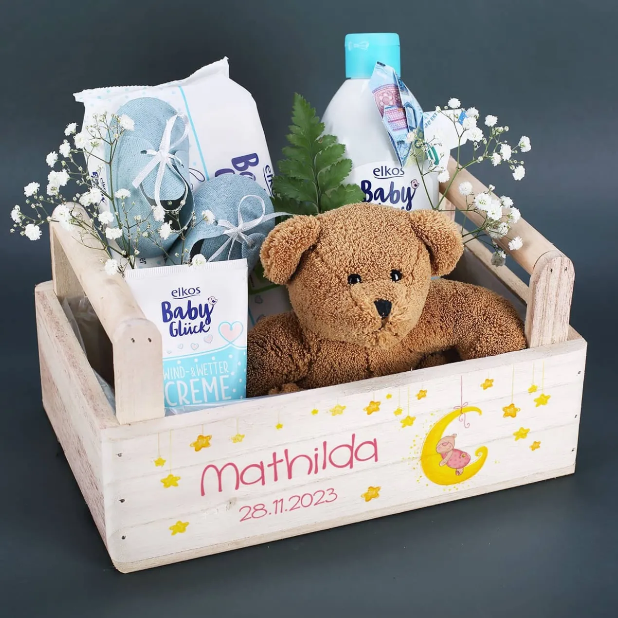 Geschenkkorb mit Mond, Sternen und Teddymotiv für Jungen und Mädchen
