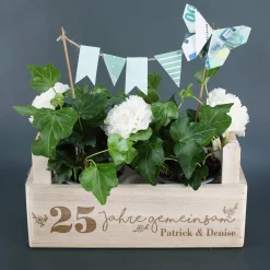 Geschenkkorb zum Hochzeitstag mit Ihren Wunschnamen graviert
