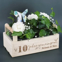 Geschenkkorb zum Hochzeitstag mit Ihren Wunschnamen graviert