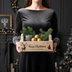 Geschenkkorb zu Weihnachten mit Hirschmotiv - personalisiert mit Wunschtext | Pflanzkiste aus Holz