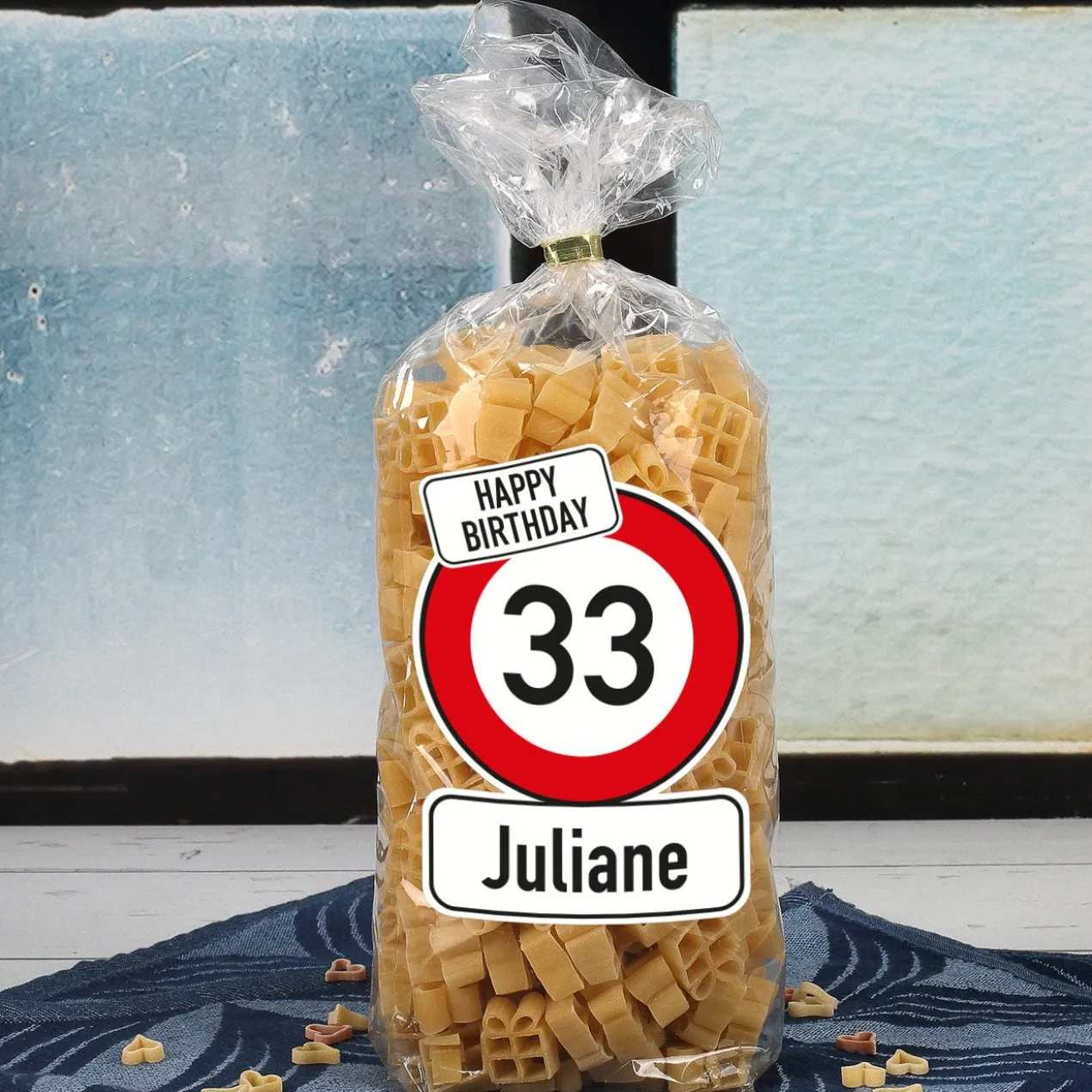 Geschenknudeln zum Geburtstag mit Name und Alter