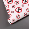 Geschenkpapier mit Verkehrszeichen-Motiv zum 30. Geburtstag