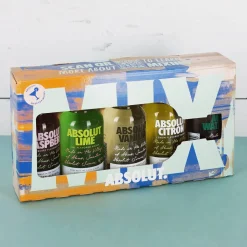 Geschenk-Set aus 5 Flaschen Vodka mit 2 gravierten Vodka-Gläsern in bedruckter Holzkiste