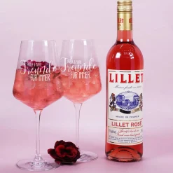 Geschenkset "Freunde für immer" mit zwei Weingläsern, Lillet und persönlicher Box