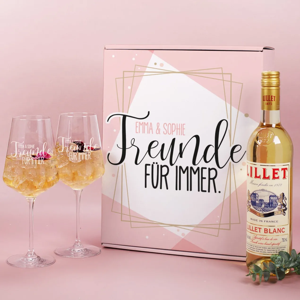 Geschenkset "Freunde für immer" mit zwei Weingläsern, Lillet und persönlicher Box