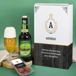 Geschenkset mit Bierglas, Bier und Snack