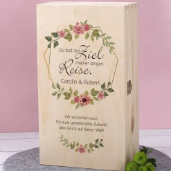 Geschenkset mit Holzbox und zwei Sektgläsern zur Hochzeit
