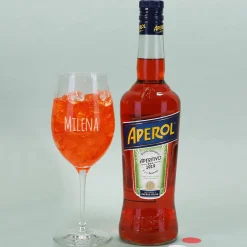 Geschenkset mit Weinglas und Aperol mit Wunschtext und Name graviert