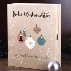 Geschenkset zu Weihnachten mit persönlicher Holzbox und zwei gravierten Weingläsern