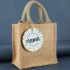 Geschenktüte mit Schokolade und Tasse für die beste Mama