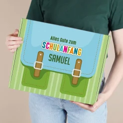 Geschenkverpackung zur Einschulung personalisiert mit Name | Schulranzen Design