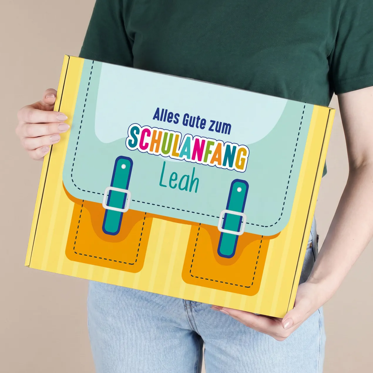 Geschenkverpackung zur Einschulung personalisiert mit Name | Schulranzen Design