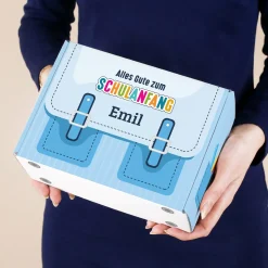Geschenkverpackung zur Einschulung personalisiert mit Name | Schulranzen Design
