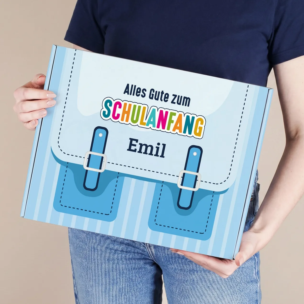 Geschenkverpackung zur Einschulung personalisiert mit Name | Schulranzen Design