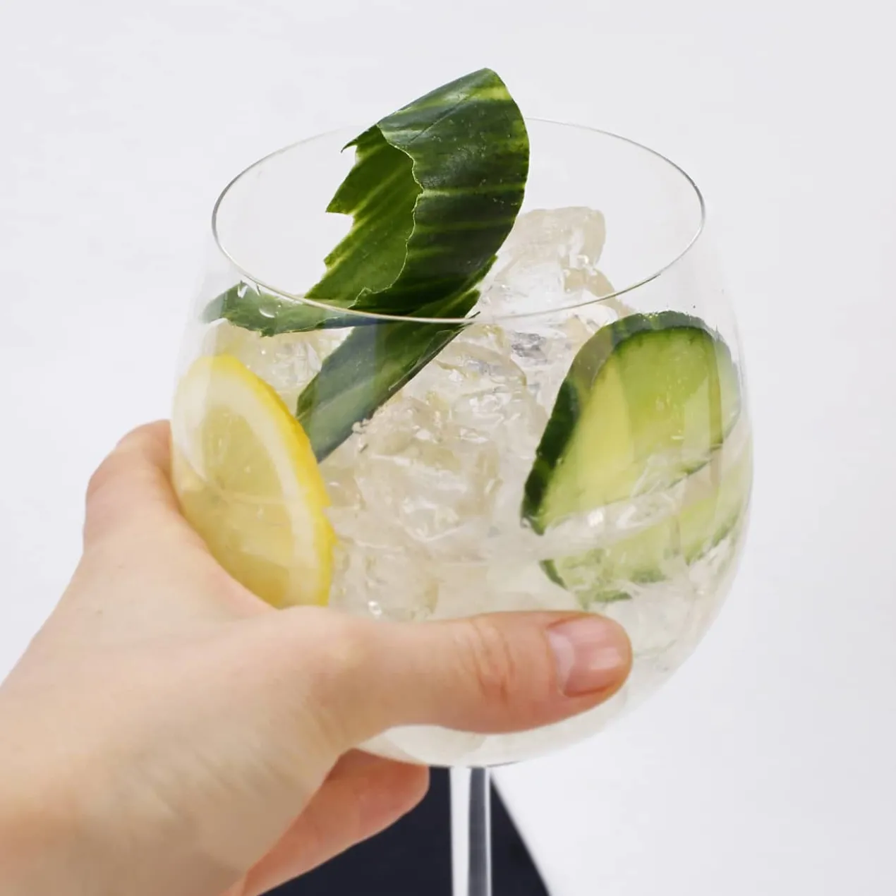 Gin-Glas mit Gravur ohne dich ist alles GINlos mit Wunschname