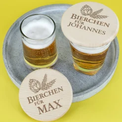 Glasabdeckung aus Holz - Bierchen für - mit Namensgravur