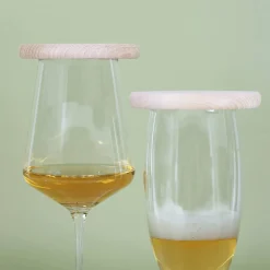 Glasabdeckung aus Holz mit individueller Namensgravur