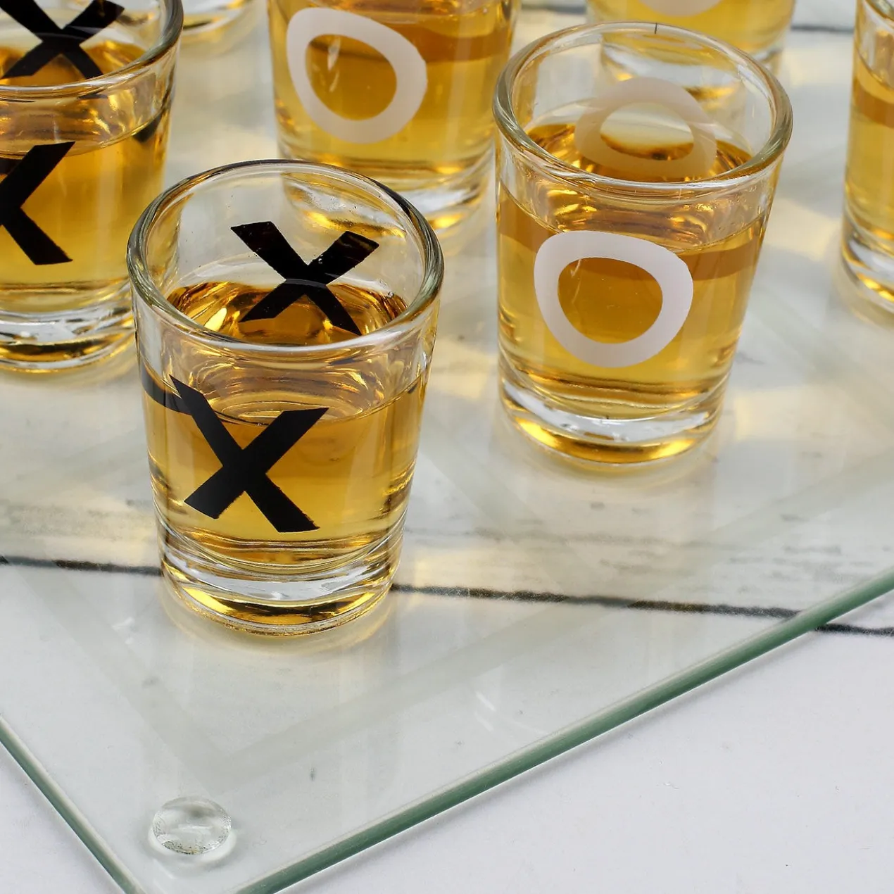 Glas-Trinkspiel Tic Tac Toe