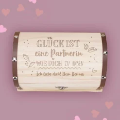 Glück ist... Schatztruhe mit Wunschtext graviert, 3 Größen auswählbar