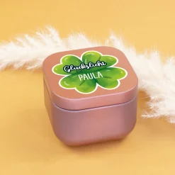 Glückslicht mit Name personalisiert | Mini Duftkerze mit Kleeblatt als Geschenk für Frauen & Männer