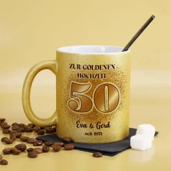Glitzertasse zur goldenen Hochzeit mit Namen und Datum